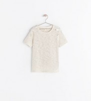 camiseta con aplique